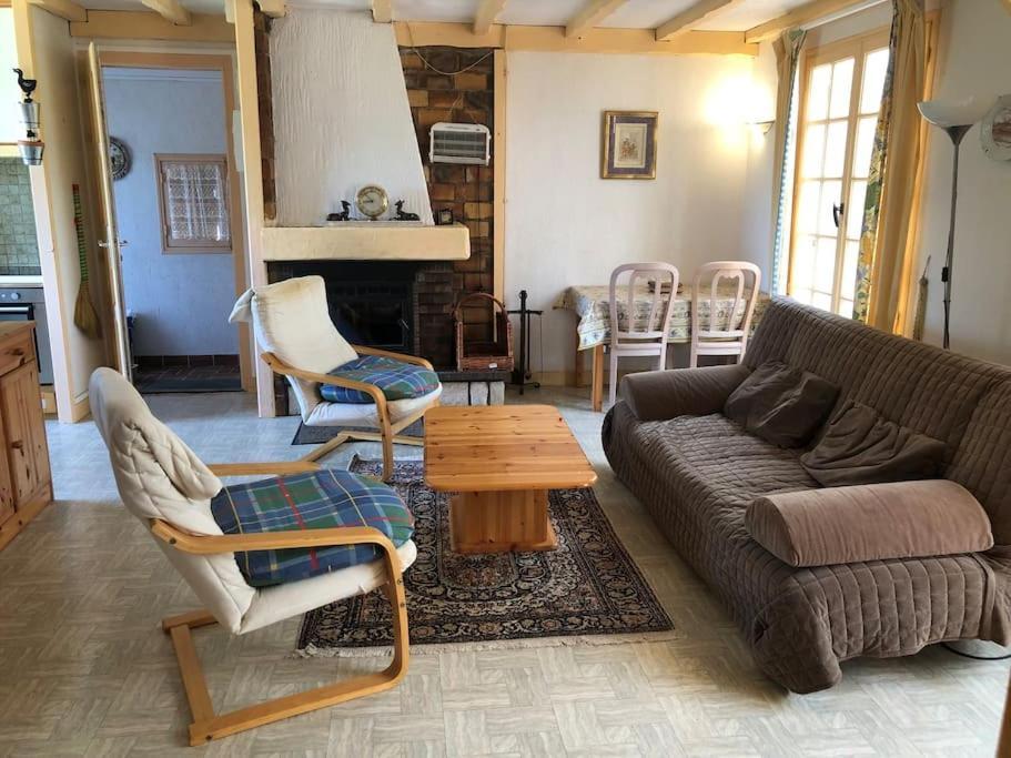 Maison St Florent Saint-Florent-le-Jeune ภายนอก รูปภาพ